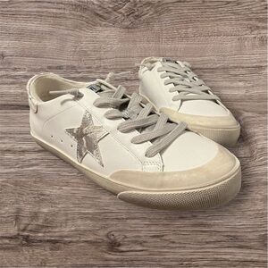 🌺Mi.im Miracle Miles White & Silver Animal & Print Lace Up Sneakers Sz 10 NWOB